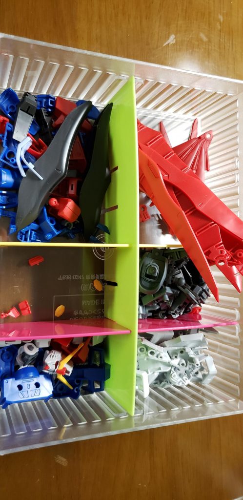 せっかく色分けしたのにいざ塗装したらどこにどのパーツがいったのか迷子になりました。