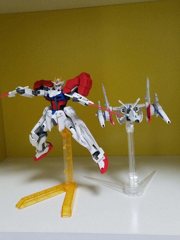 分離して数で有利に戦闘を進めることが出来ちゃうぞ!!あとビームファングはちゃんと手に持てます。