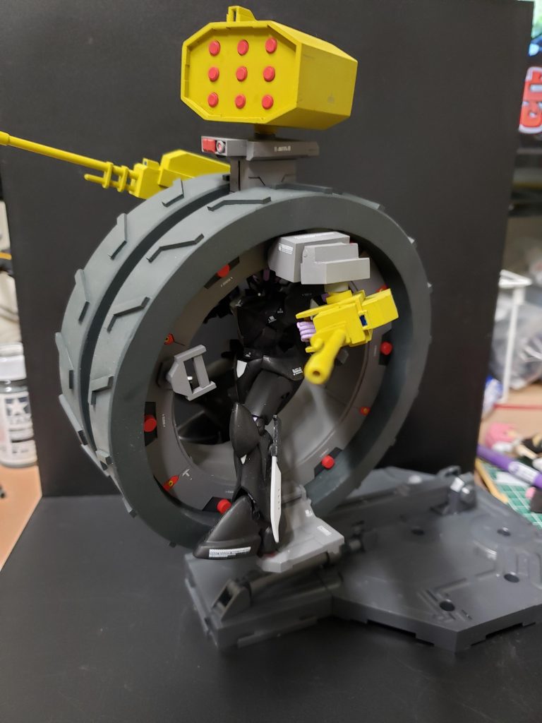 ビーム砲は前にも後ろにも向けられます。