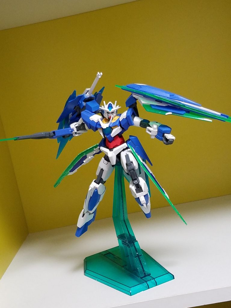 武装はGNソードVにレイザーブレードⅹ2脚部レイザーブレードⅹ2、GNソードビット、そしてGNバスターブレードです