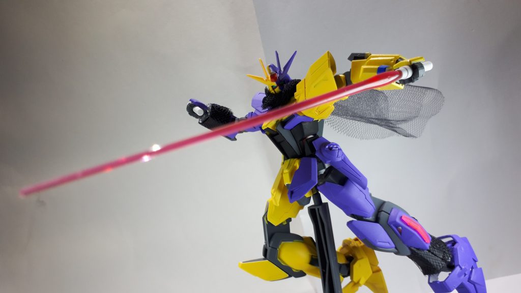 刀もといビームサーベルで斬り付け!