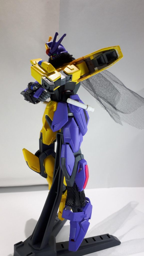 腕組みだけでも結構様になるかも。