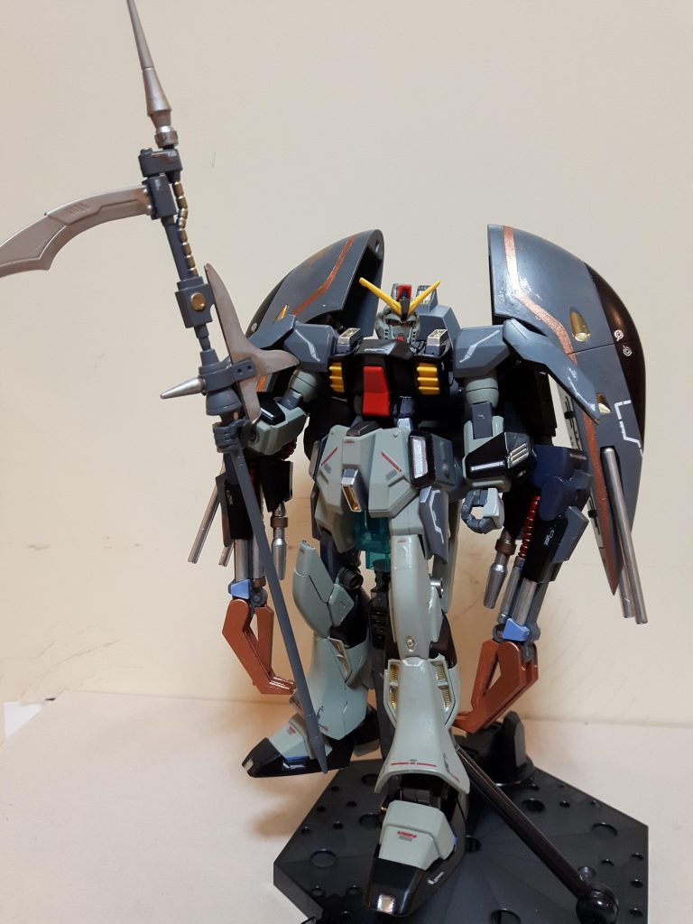 フォビドゥンガンダム本体は肩と足がミキシングしてます。