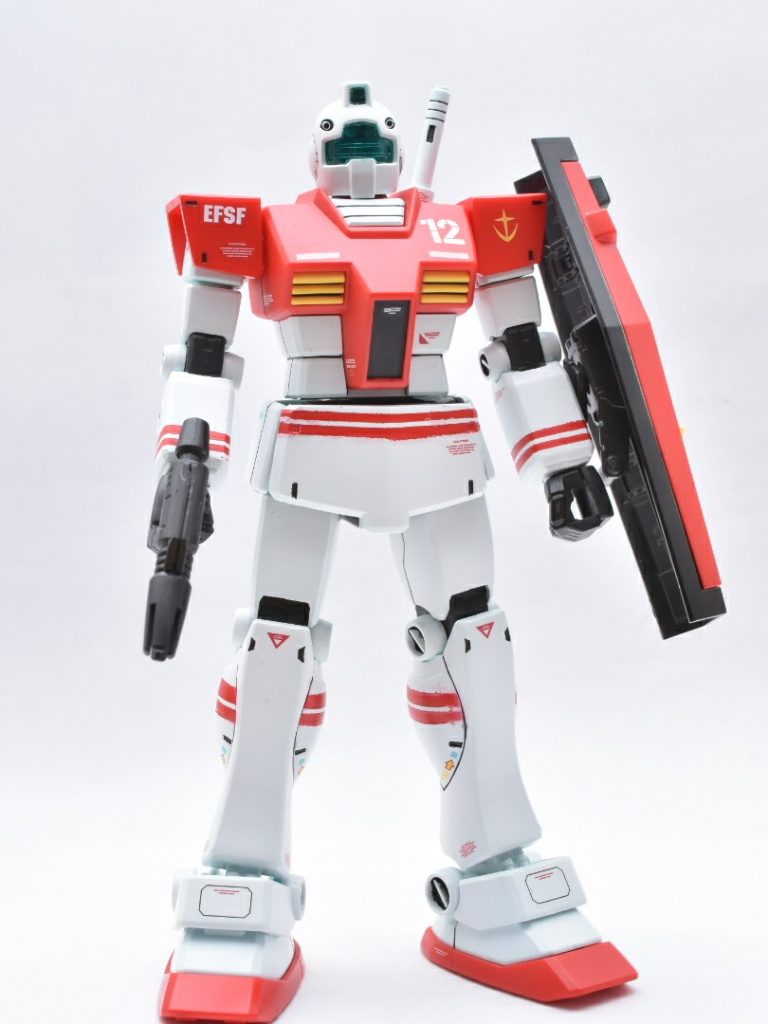 フロントビュー
赤いラインは塗装です。