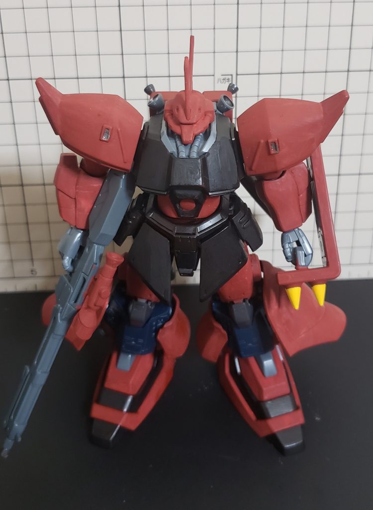 キシリア・ザビはグラナダ工廠の機密区画の一つで高性能モビルスーツの開発を行っていた。

独立戦争で連邦に負けた時はもちろん、仮に勝ってもギレンとの政争が待つている。そのためにもキシリアは最強の手札を必要としていた。そこで、ゲルググJをもとに、さらなる高機動型として設計。想定していたパイロットはジョニー・ライデン少佐である。

製造は完了していたが、ア・バオア・クーでキシリアが戦死したためにお蔵入りとなり運用されることはなかった。

戦後、アナハイムの管理下にあったが、十八番である情報統制によってその存在は秘匿された。

という妄想のもと作りました。