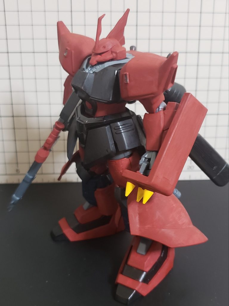 盾は旧ザクのものです。記号としてスパイクを黄色くしておきました。