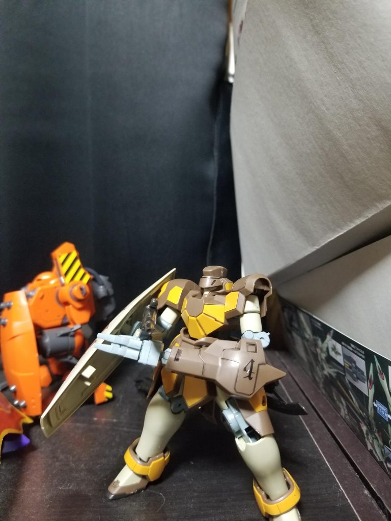 大型アームには死を意味させる数字の4のシールをつけました