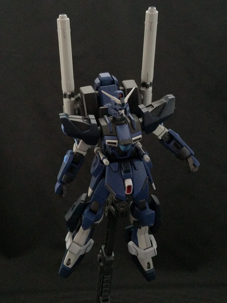 宙間突撃バックパック*「スペリオルユニット」*装備。
旧キット Sガンダムのバックパックを使用しているのは言うまでもないですが、ジャンクのため一部パーツが無く、その部分は代用品で補ってます。