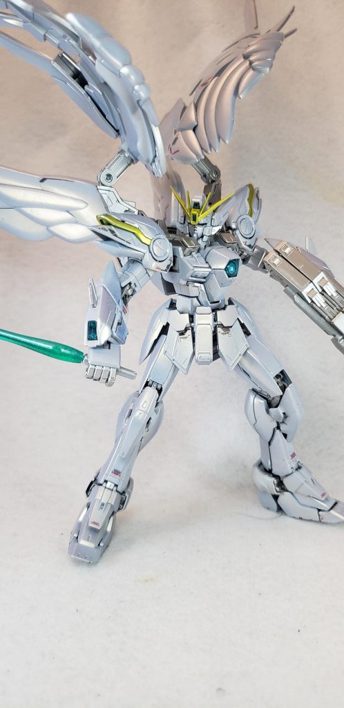 ビームサーベル
やはりこちらもウイングガンダムとほぼ同様の装備。