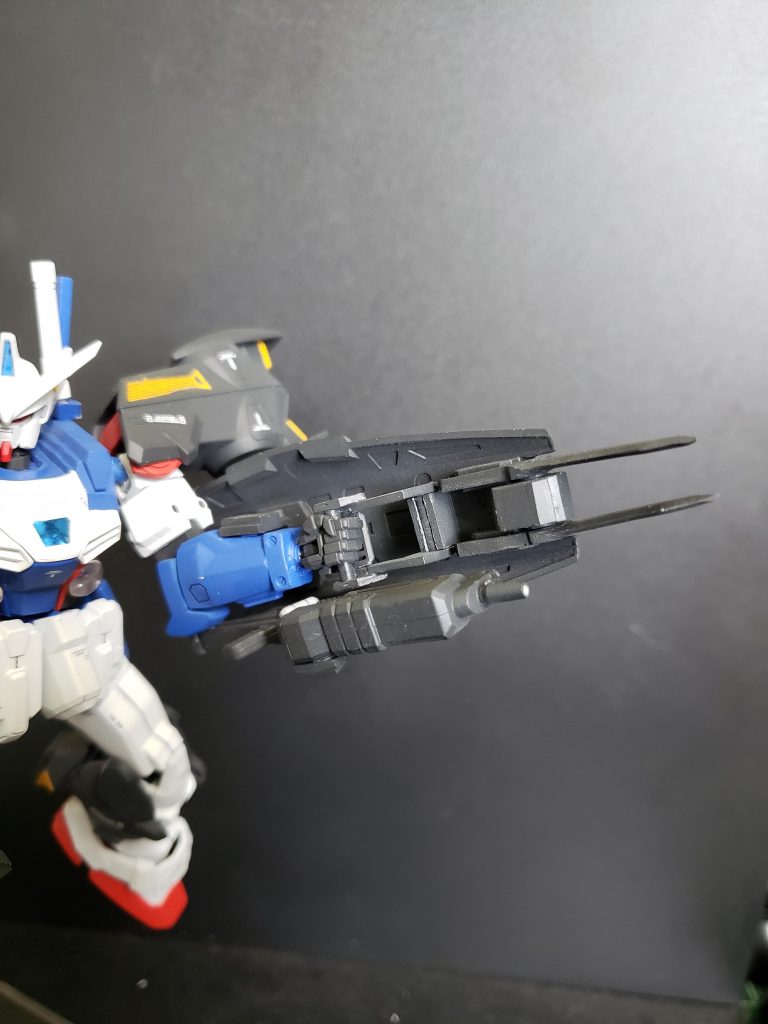 シールドにはライフルをマウント可能