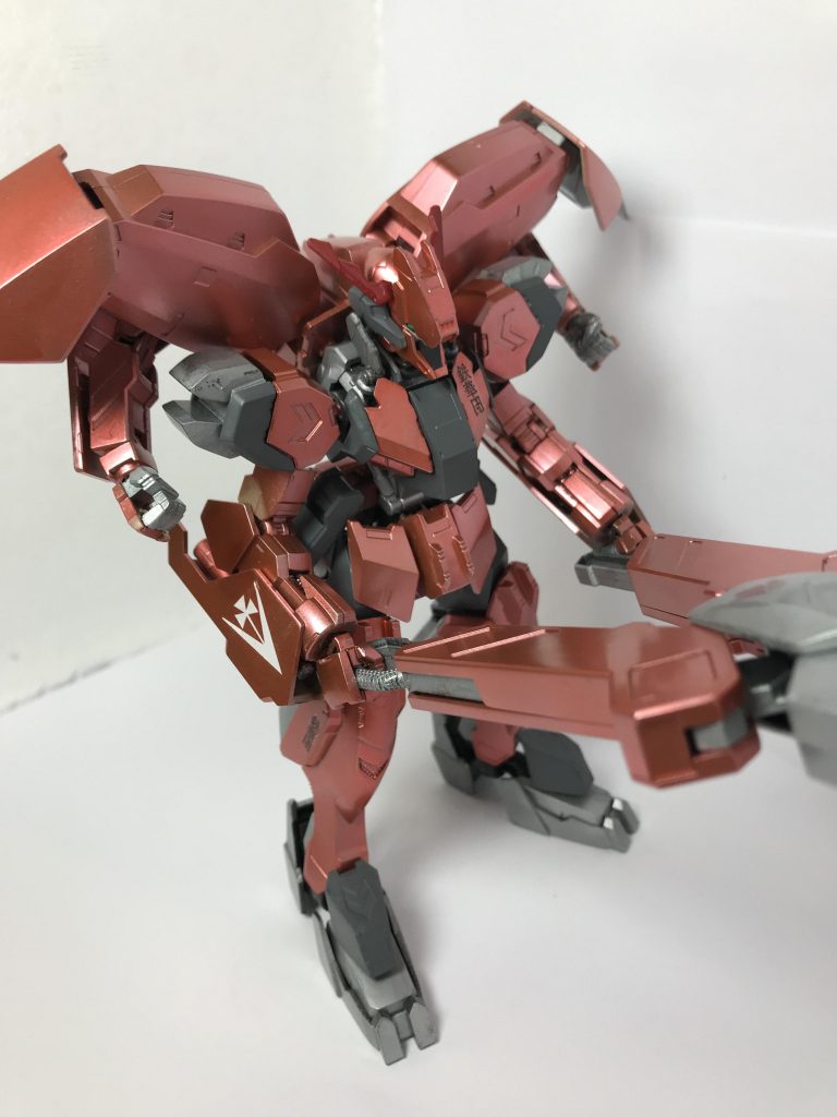 HG グシオンリベイクフルシティ
初のガンプラマーカーエアブラシを使ってオリジナルカラーで塗装しました。