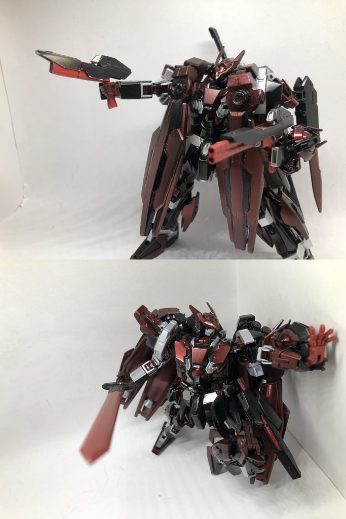 背のユニット他による差し替えなしの変形により、画像のShooter、Bladerと各モードへ移行可能。