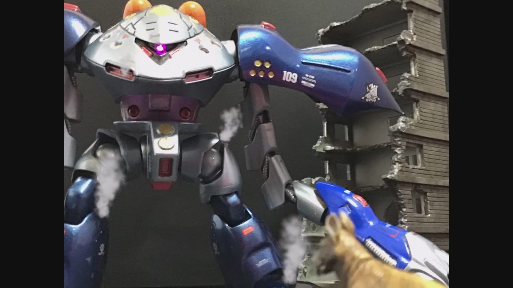 HG ハイゴック 「潜入成功・・・、いや、ワンコに見つかりました!!」–4枚目/制作者:sora