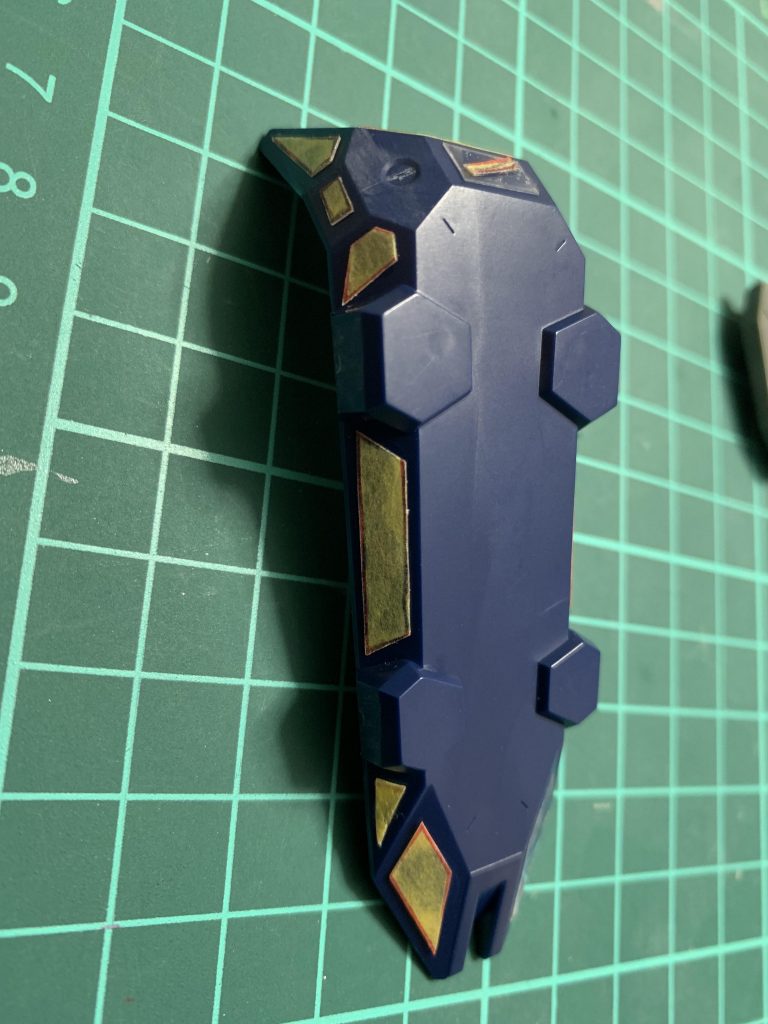 プラ板を数カ所貼り、ディテールアップをしました。