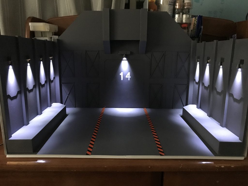 第14番格納庫–8枚目/制作者：ヤマクロス