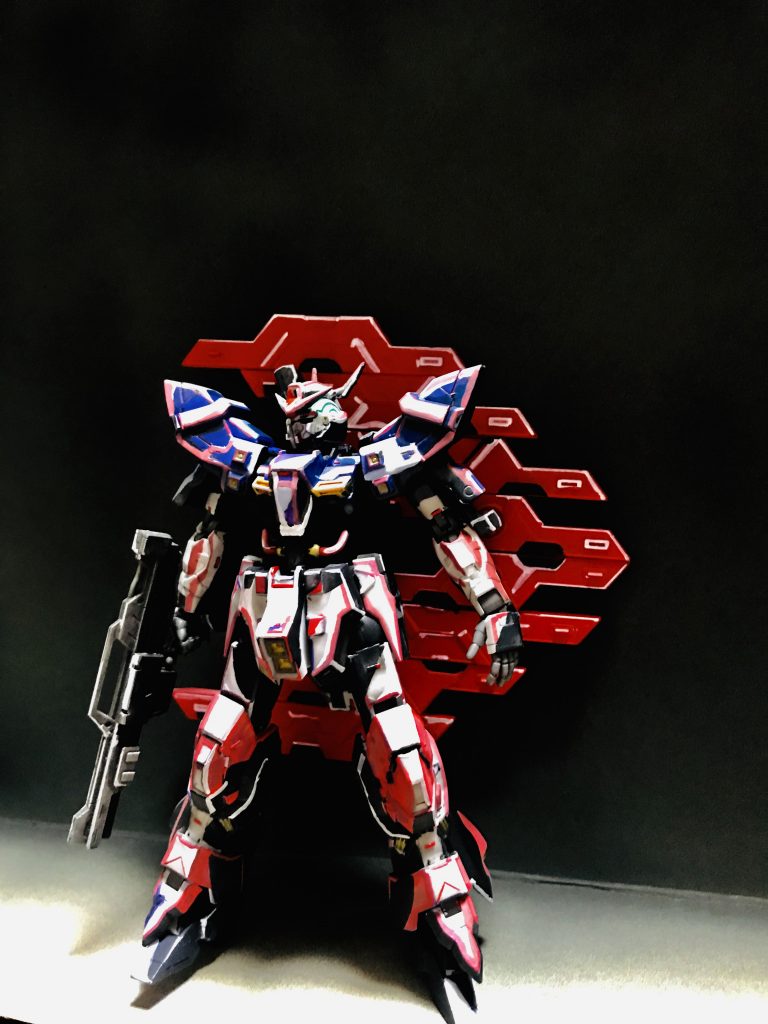 うーん、ガンダムマーカーでは綺麗に塗れませんw