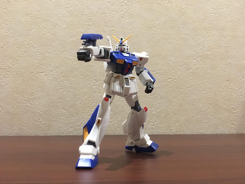 まずはMSデータベースで必ず見るこのポーズから
ガトリング砲には、連射力に優れるAと、ダメージ、強制よろけからの格闘に繋げやすいBの2種類があります
皆さんはどちらがお好みですか?
(Aなんて誰が使うんだ?)