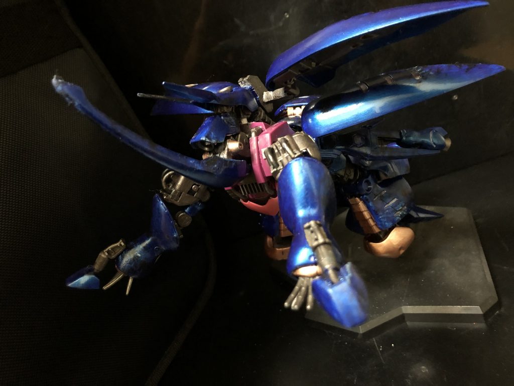 プル「えーーーっ!!何コレ!!虫みたいじゃなーい!!私こんなの乗らないよーっ!!絶対やーーだ!!」
oyz「えっ?やだ?(・ω・;) いやこれは、可変した状態で、ちゃんとMS形態ではカッコいいキュベレイで...。」
プル「私もうお兄ちゃんのトコに帰るーっ!お兄ちゃーーーん!!」
oyz「え?ちょっと待って!?プルちゃん?ちょっと?!」
プル「おじさん、じゃーーねーー!!お兄ちゃーーん!」
ハマーン様「......室長?」
oyz「(;゚Д゚i|!)」
ハマーン様「.....なにやら話が違う様だが....?」
oyz「え?いや、これはその...。」
ハマーン様「....子供はカブトムシが好き?だったか?」
oyz「え、えーーっと...。」
ハマーン様「プルはカブトムシは好きではなかった様だな。」
oyz「は、ハイ、どーもその様で...。」
ハマーン様「その様な事、確認もせぬとはどういう事だっ!!愚か者がっ!!」
oyz「ひょえーーーー!!(;゚Д゚i|!)」
ハマーン様「室長!今回の件、只で済むと思うな!」
oyz「すみませーーんっ!!ε=ε=ε=ε=ε=ε=┌(; ̄◇ ̄)┘」
ハマーン様「貴様!逃げるか!!この俗物がーーっ!!逃がさん!!待ていっ!!ε=ε=ε=(۶•̀Д•́)۶」