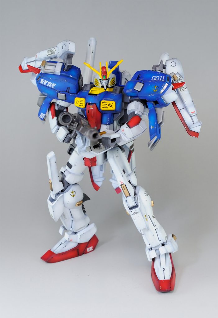 古いキットですので少々窮屈ですね。