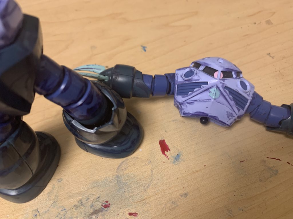 モノアイはこのあと取りました、動かないのであるとおかしいですよね。