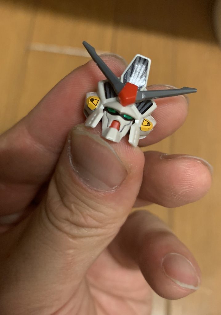 一番こだわった顔面。サイサリスのフェイスに、Ζ系のヘルメットにしたかったのでライトニングガンダムから拝借しました。