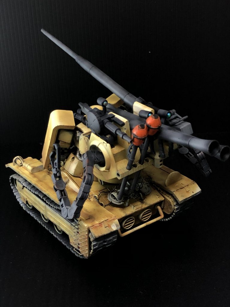 マシンガン一丁、シュツルムファウスト、バズーカ、手榴弾を各2つずつ積載しどっかのドルブさんみたいに弾切れが怖くない感じにしたのと、サンダーボルトみたいにマウント出来るようにしました。