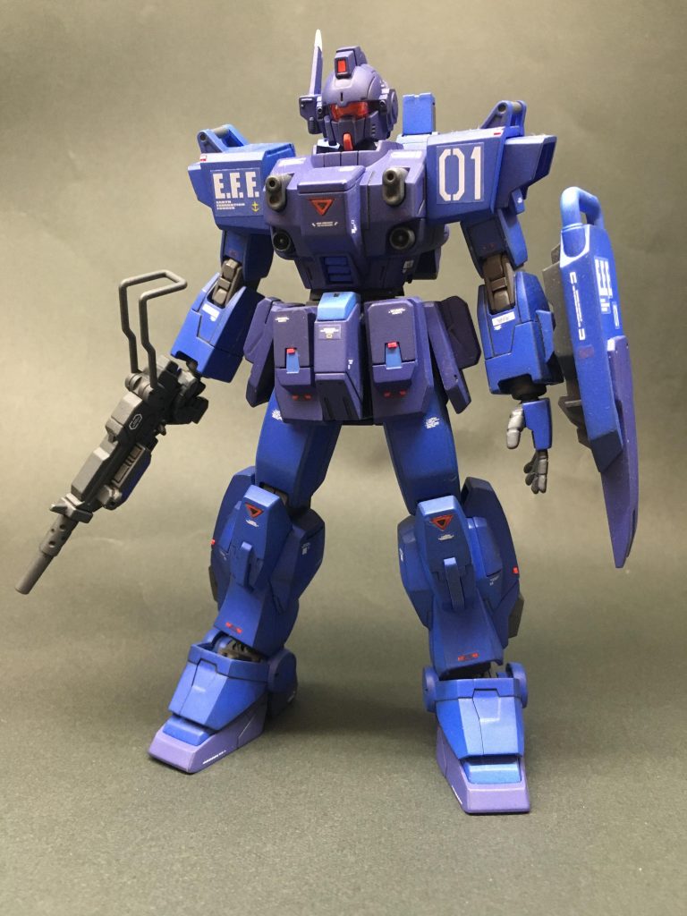 肩のシールがシルバリング。まだ技術が未熟なもので…。