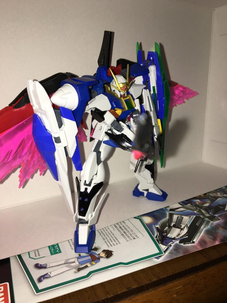 アロンダイトも両肩の可動域がしっかりしているので両手で構える事が出来ます