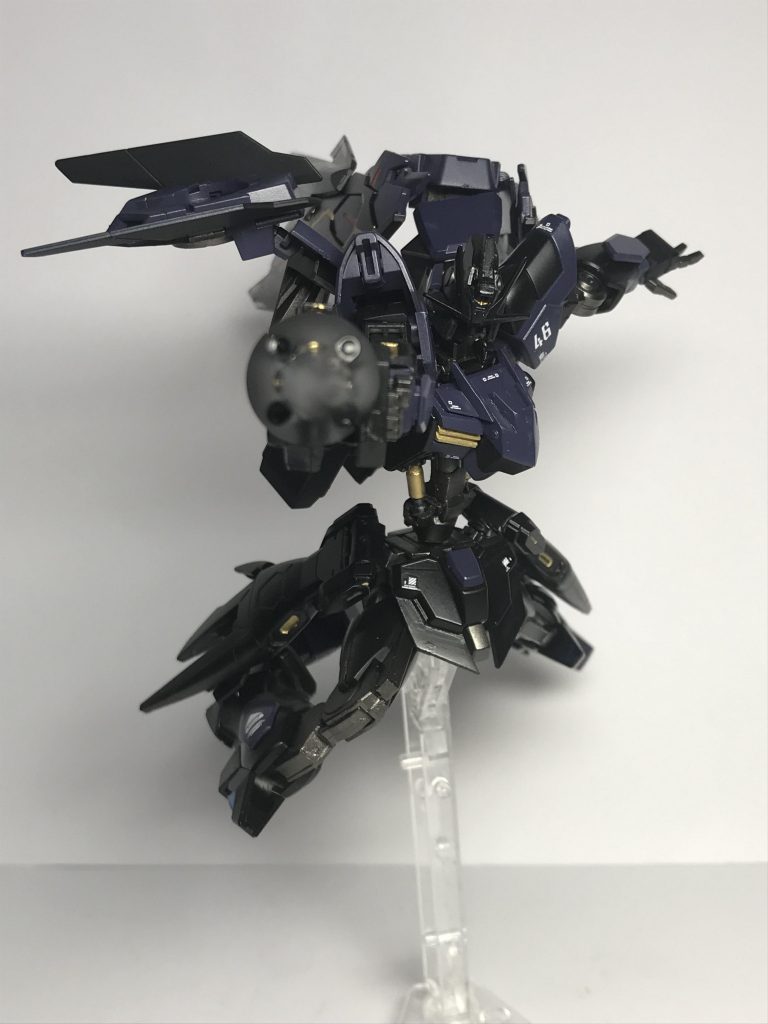 ランスで!!
キマリスなどと同じ戦闘方法も可能です!
マシンガンも撃てます!
設定
厄災戦時の武器となっておりキマリスなどとともにMAを倒していたらしい
燃料消費率が低いためかなり動けたらしくキマリスが補給してる間などでも単機で時間を稼いだらしい