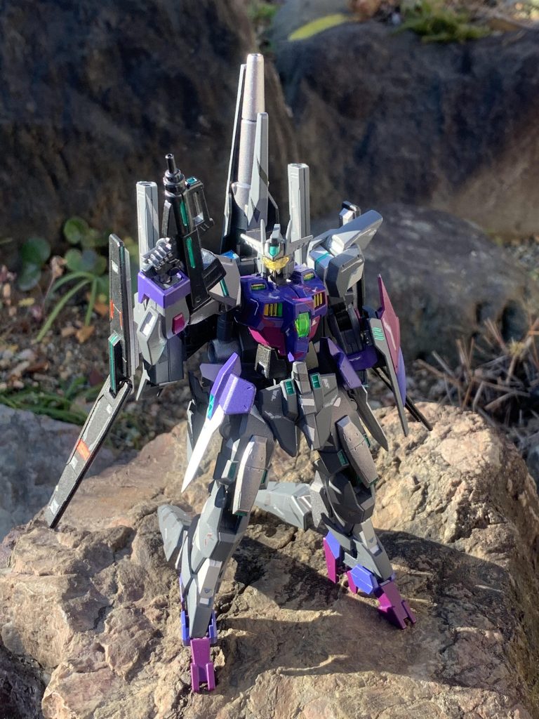 銃を構えている様子。