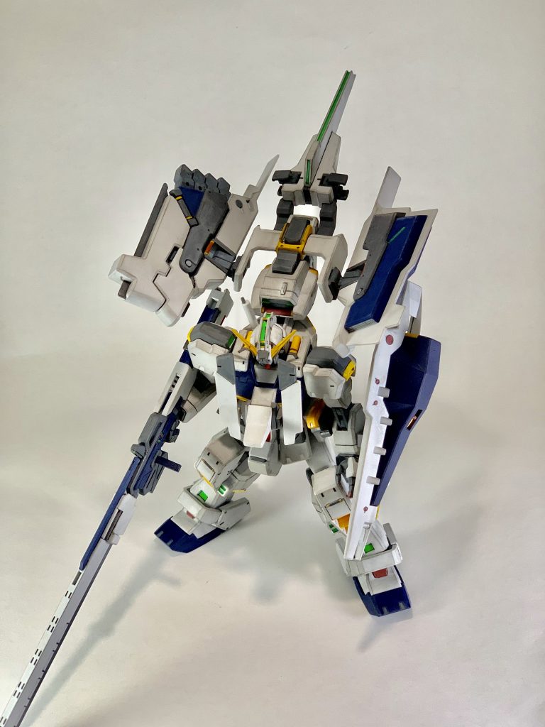 ある程度重心を整えれば台座無しでもポージング可能です!