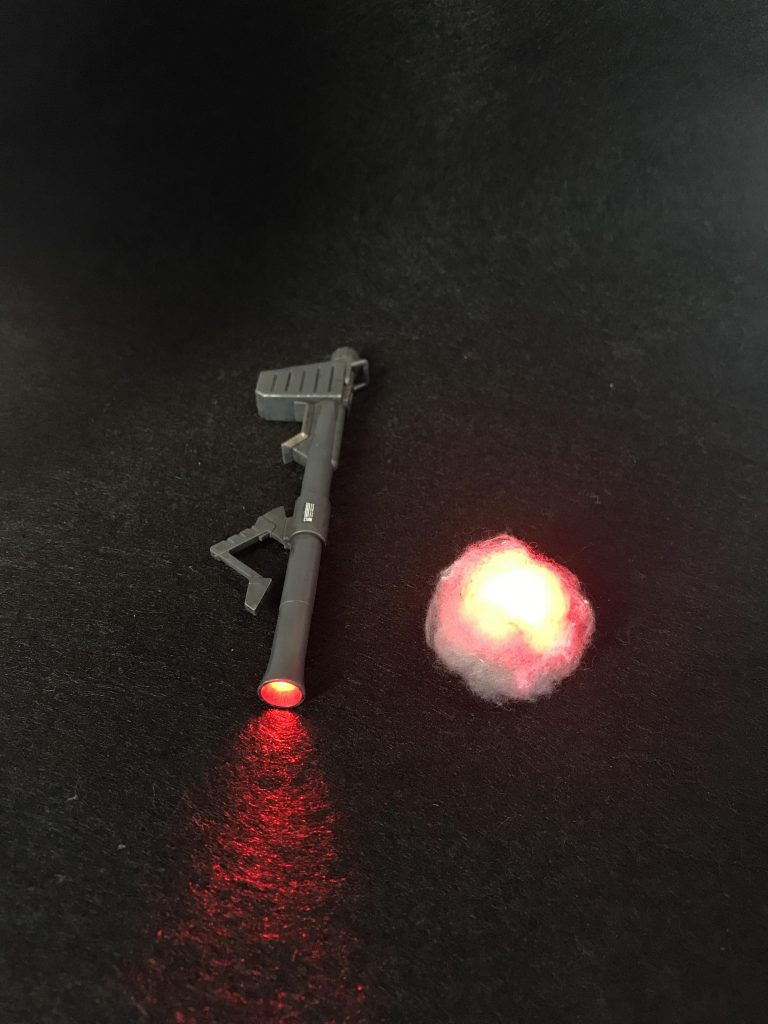 バズーカと爆破エフェクト。