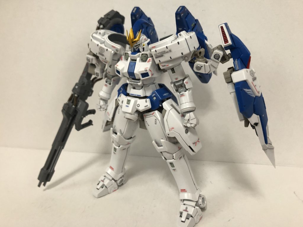 白部分は大まかにはグレーを3色、シルバーを増やした程度ですが元よりはかなり引き締まったと思います