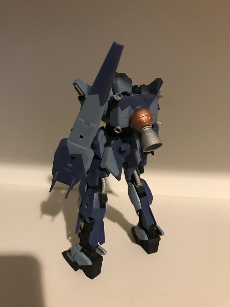 ヅダのスプリッター迷彩に合わせて広い面が欲しくなりシールド追加
武装のバランスもヅダに近くなりました