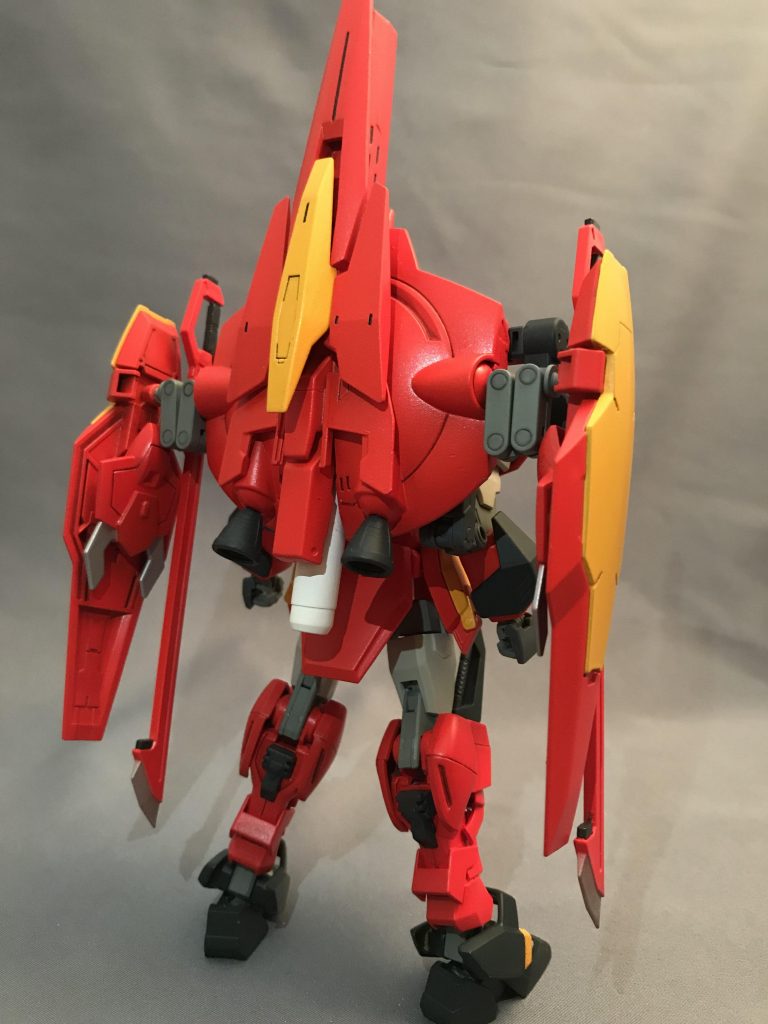 背面ユニットはインパルスアルクのライフルを挟み込み、同ランシエのシールドを上から貼り付けてそれっぽく。
ゲシュマイディヒパンツァーはGN-XⅣからまんま拝借。