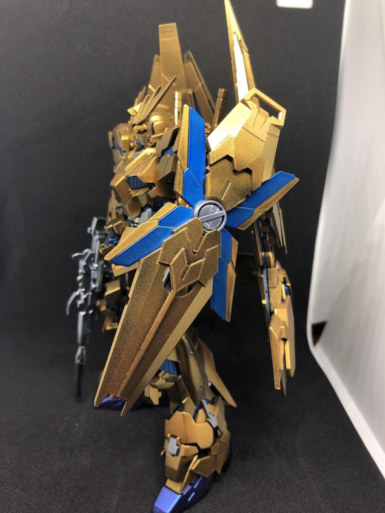 金部分はパールゴールド、銀部分はステンレスシルバー