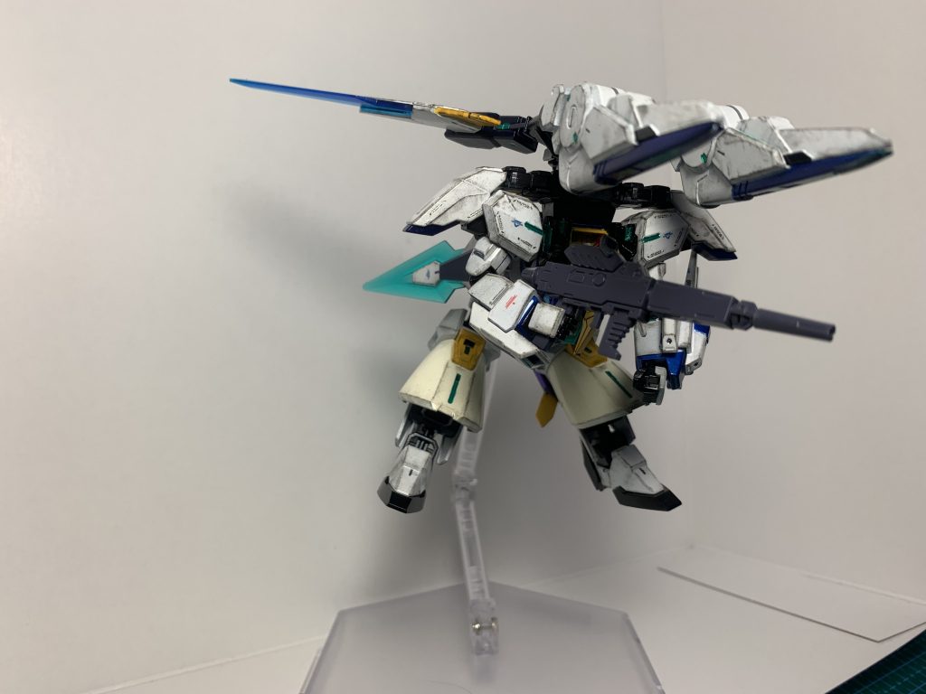 肩のカクンッとなっている所がポイントです!