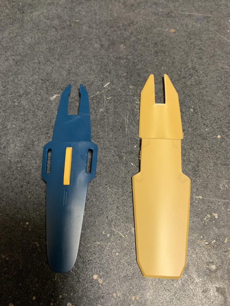 シールドはプラ板からスクラッチです