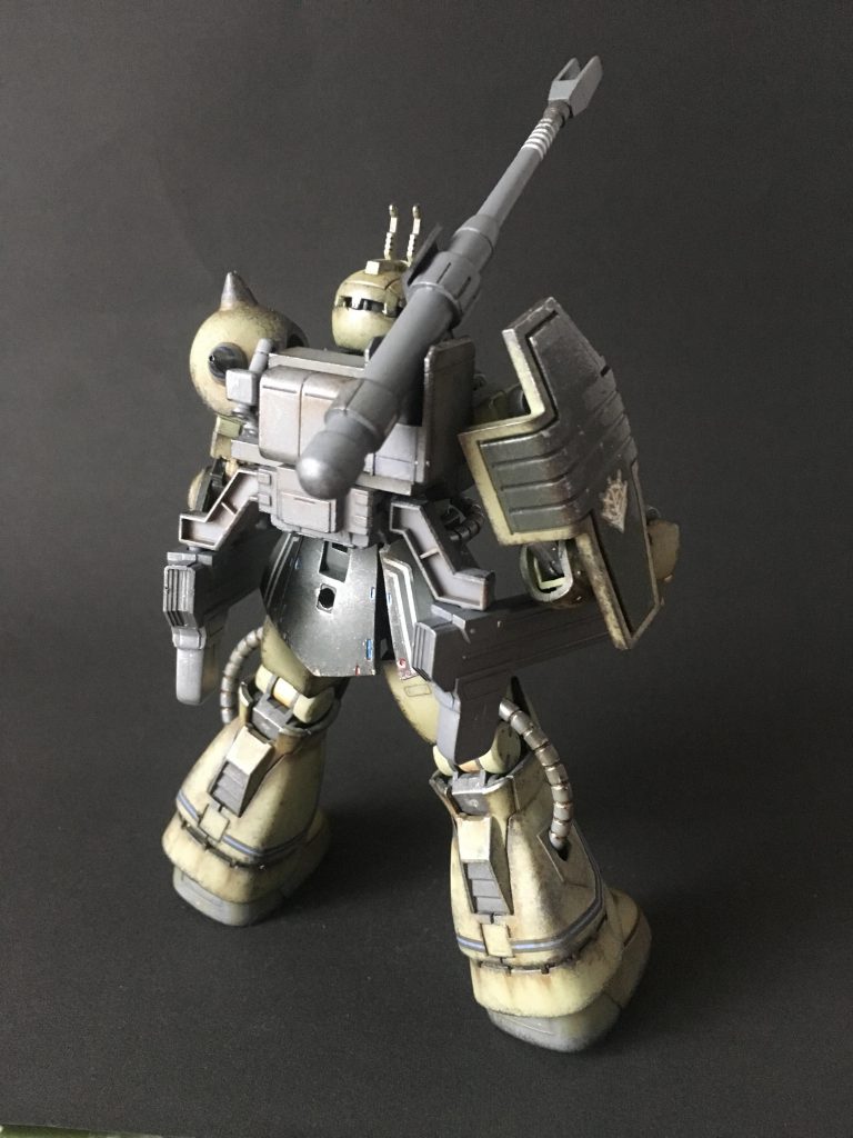 背面、バックパックがごてごてといい雰囲気です。脚はリアルタッチマーカーで錆垂れなど書き込みました