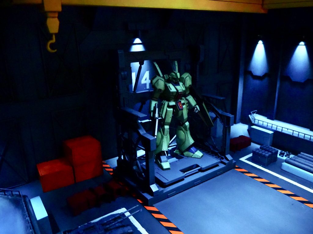 第14番格納庫–2枚目/制作者：ヤマクロス