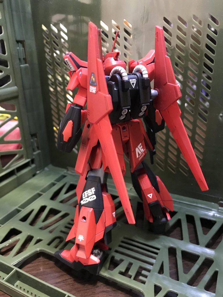 後ろ。
リガズィであり、デルタ系機体の後継機という妄想であります。