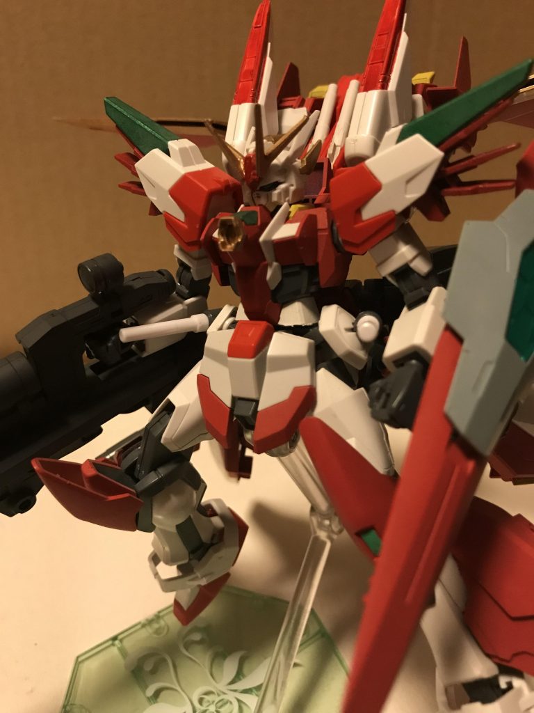 ハイメガキャノン
ZZに搭載されているものと同じで高い威力があるがエネルギーをかなり消費する為使用後は数秒間動けなくなる