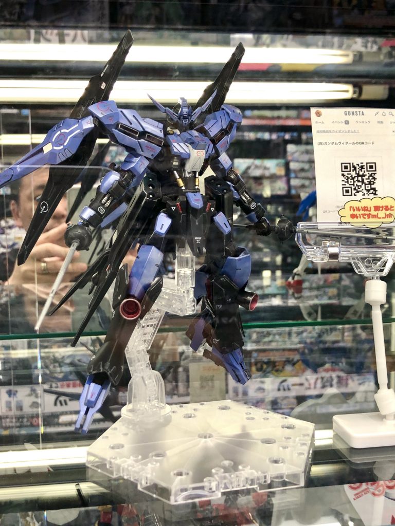 今作は現物をヨドバシ郡山店さん(福島)
にて展示させて頂いております^_^
地元で唯一、道具.パーツ含めてコアな
品揃えをして頂き買い物に不自由が無く
作品作りが出来ています
今回の展示も含めてスタッフの皆さん
ありがとうございますm(_ _)m

ガンスタの機能に在る
作品ページへのQRコード紹介を
リアルな展示に活用して見たくて
今回わがままを言わせて頂きました
お近くにお住まいの方など
機会あれば見て頂けたら幸いです