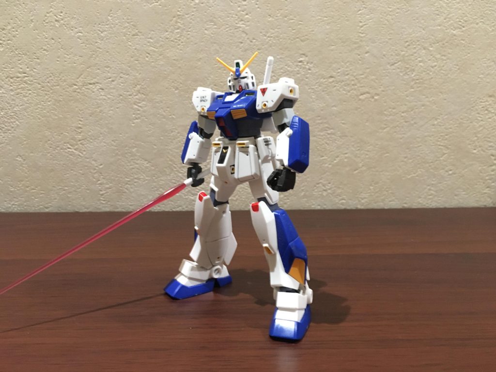 ビームサーベル
連撃回数無制限のサーベル(通称Sサベ)を持てる事と引き換えに威力は同コスト帯に劣る87ダメージ
低い…