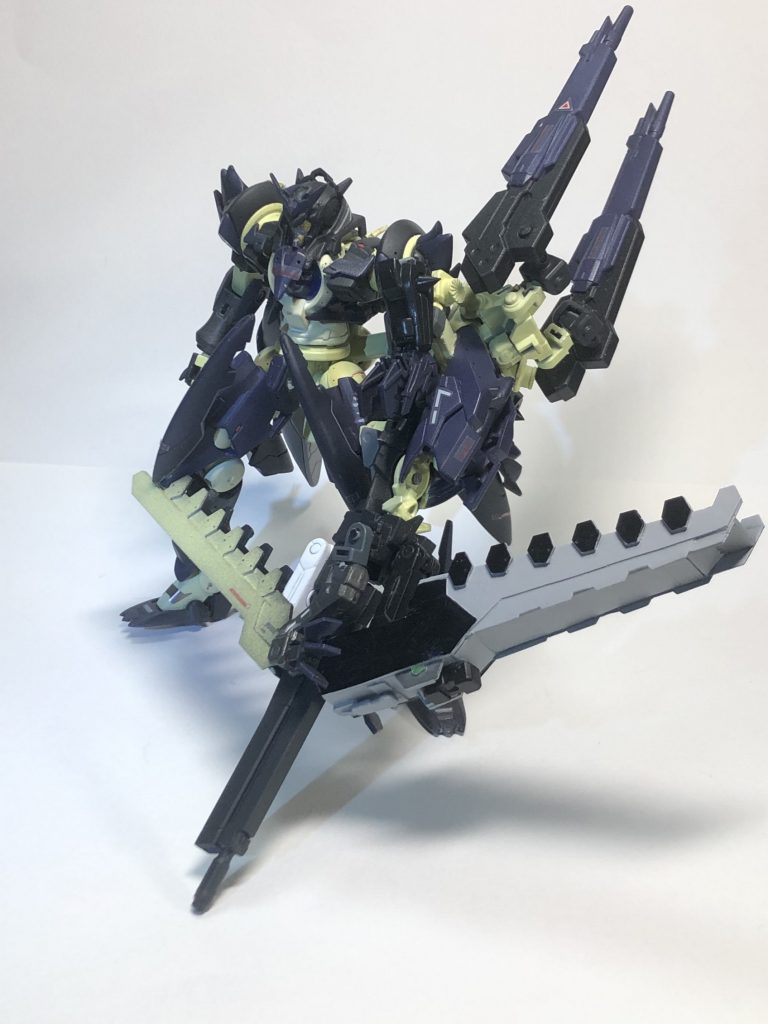 と、言うことでビームカノンが後ろバージョン
やっぱりこっちのがカッコいいな
通常時はこっちの方が区別もついていいかもしれない