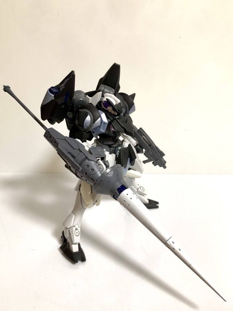 #横からの1枚#
ランスやバックパックが重いので自立するか不安でしたがしっかりバランスをとり自立してくれました。