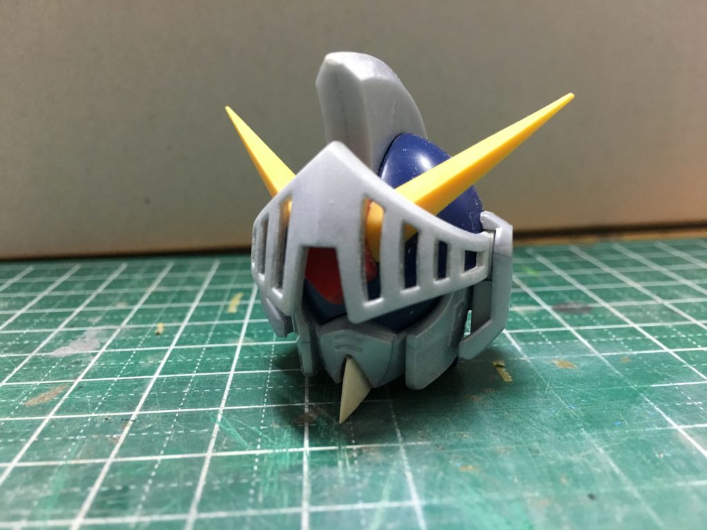 顎の突起が小さかったのでパテやプラ板を駆使してボリュームアップ。