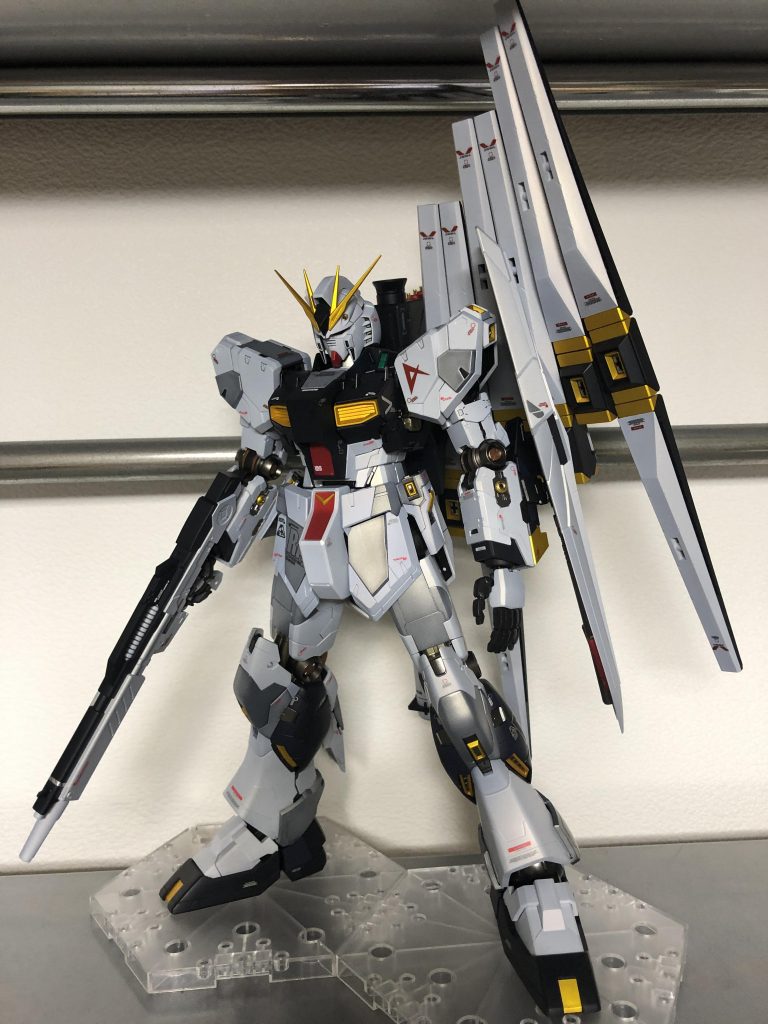 銀サフ+クリアホワイト
定番化してきました
ツヤを消しても反射光が残ります