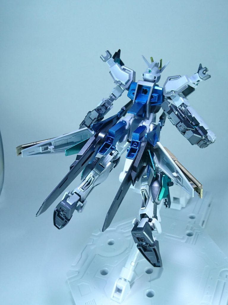 しかしサイコフレームやサイコ・フィールドの特性を全て解明している訳ではないため、作動させるどころかサイコフレームを発動させることすら困難な常態である。………………一説によると、一部の特殊な空間識能力者やマルキオ導師が提唱した「SEED」を持つ者が発動させたとも…。