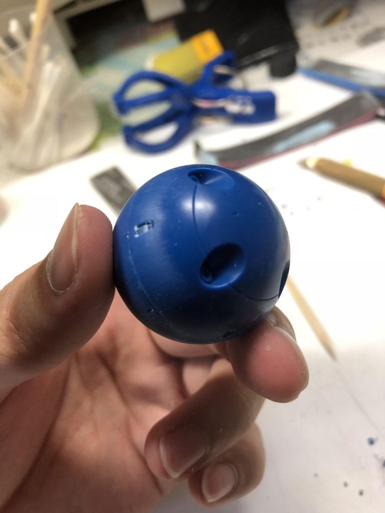 合わせ目がデカい(肩部)
この時段落ちモールドも知らずに消していました…